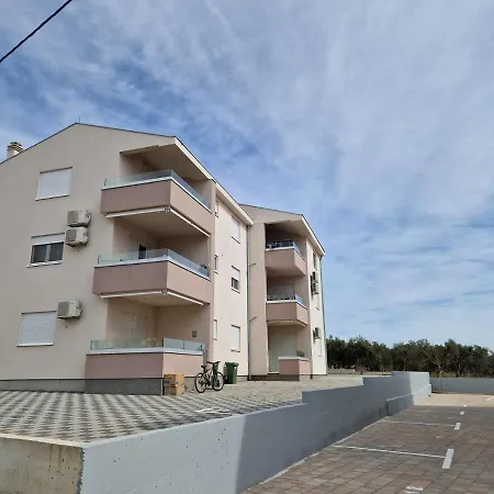 Perla Apartment *
